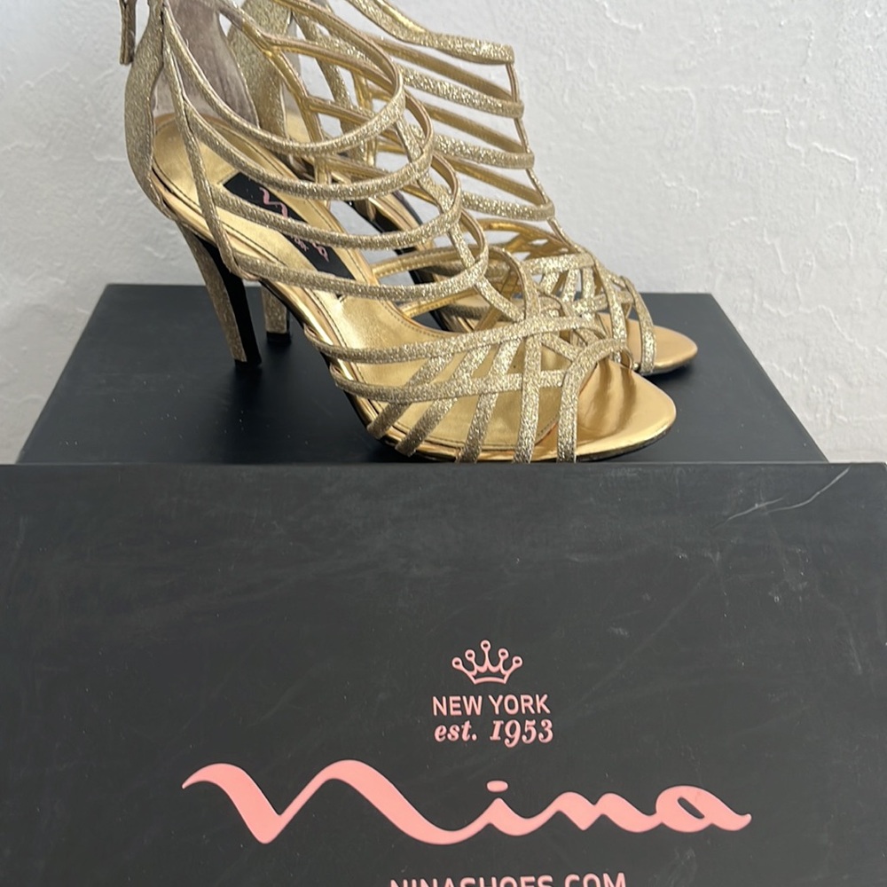 Nina Shoes Medina, Platino Baby glitter heels.